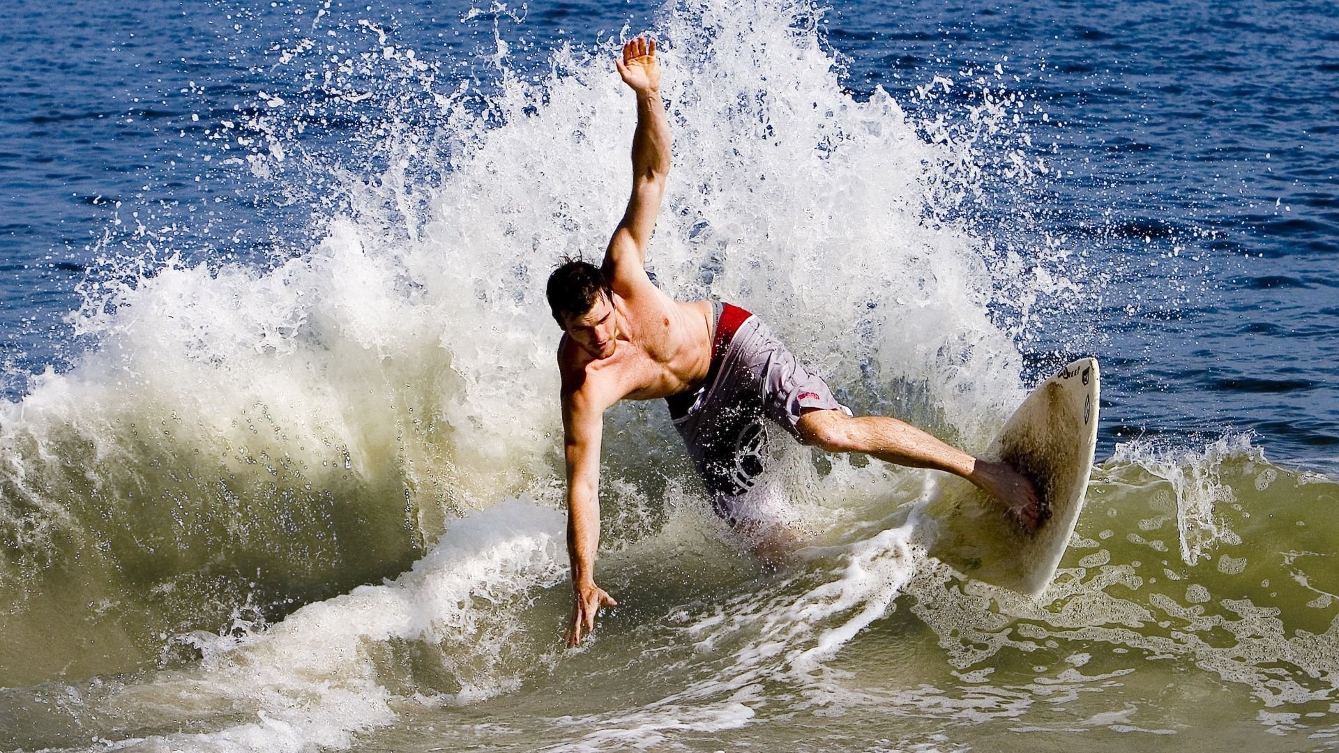 沙滩游戏节：阳光下的运动狂欢，沙滩游戏儿童